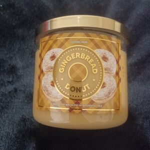 Goose Creek 3-Wick Candle - Gingerbread Donut